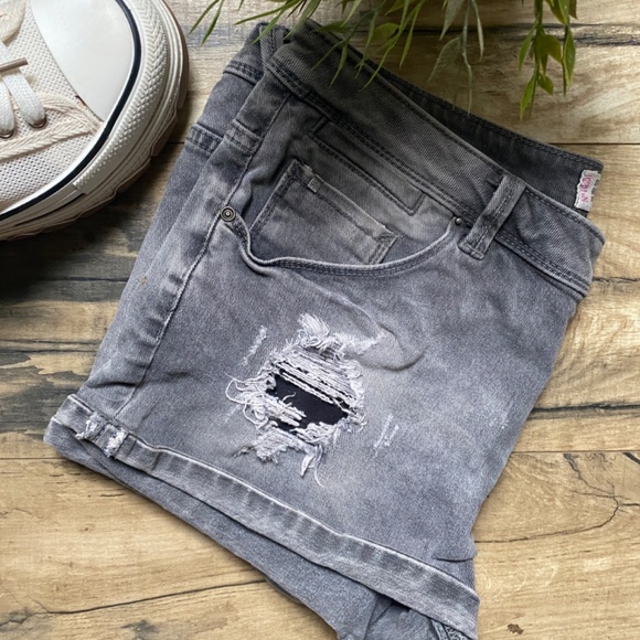 ZARA Denin Rules by TRF Sz 6/8 Distressed Gray Denim Shorts - Picture 11 of 11